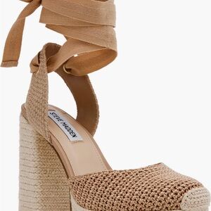 Steve Madden
Luvely Ankle Wrap
Espadrille Sandal